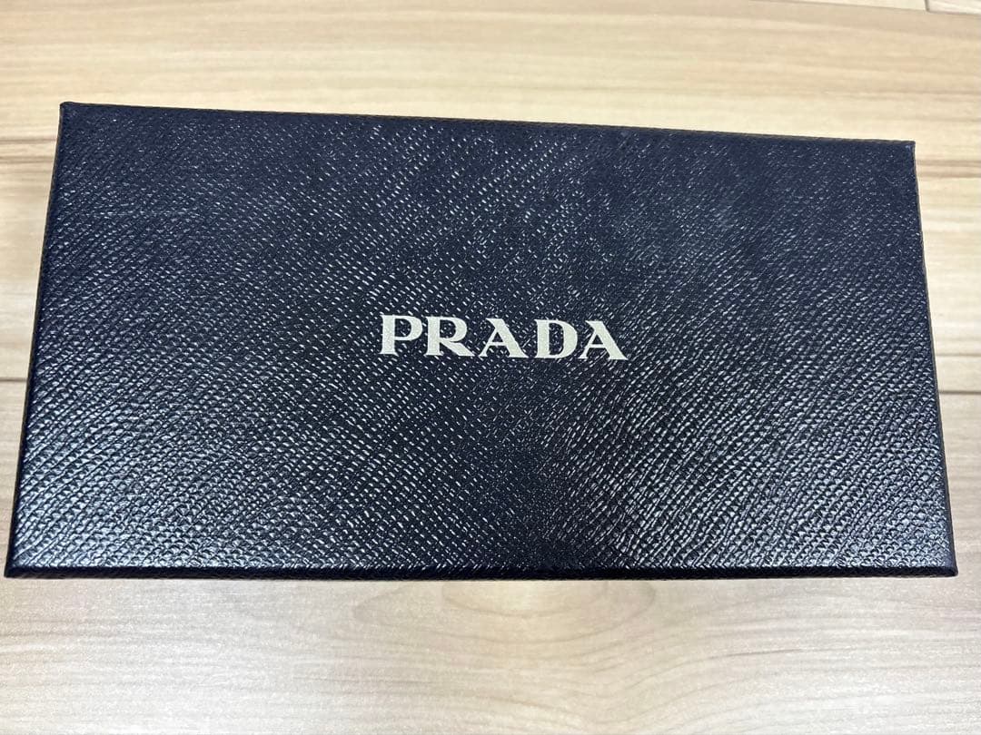 PRADA 長財布 ピンク
