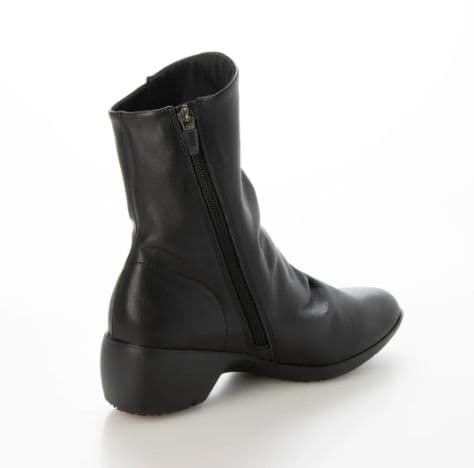 fitfit 新品23.5cm ◆ソフトレザーブーツ900 （ブラック）