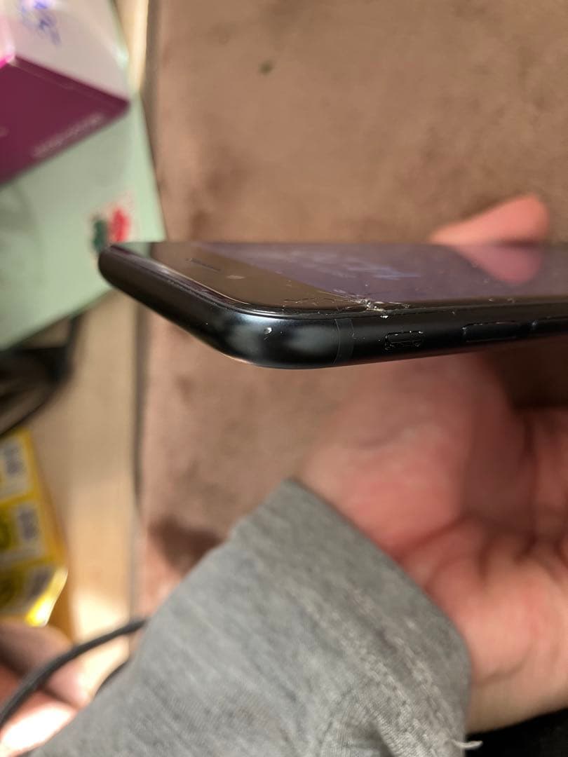 iPhoneSEブラック第3世代　SIMフリー　128GB