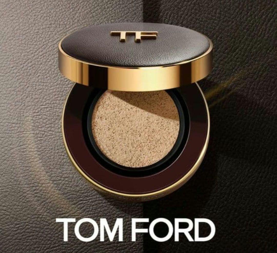 トムフォードトレースタッチクッションファンデーション&替えパフ付き　リネン