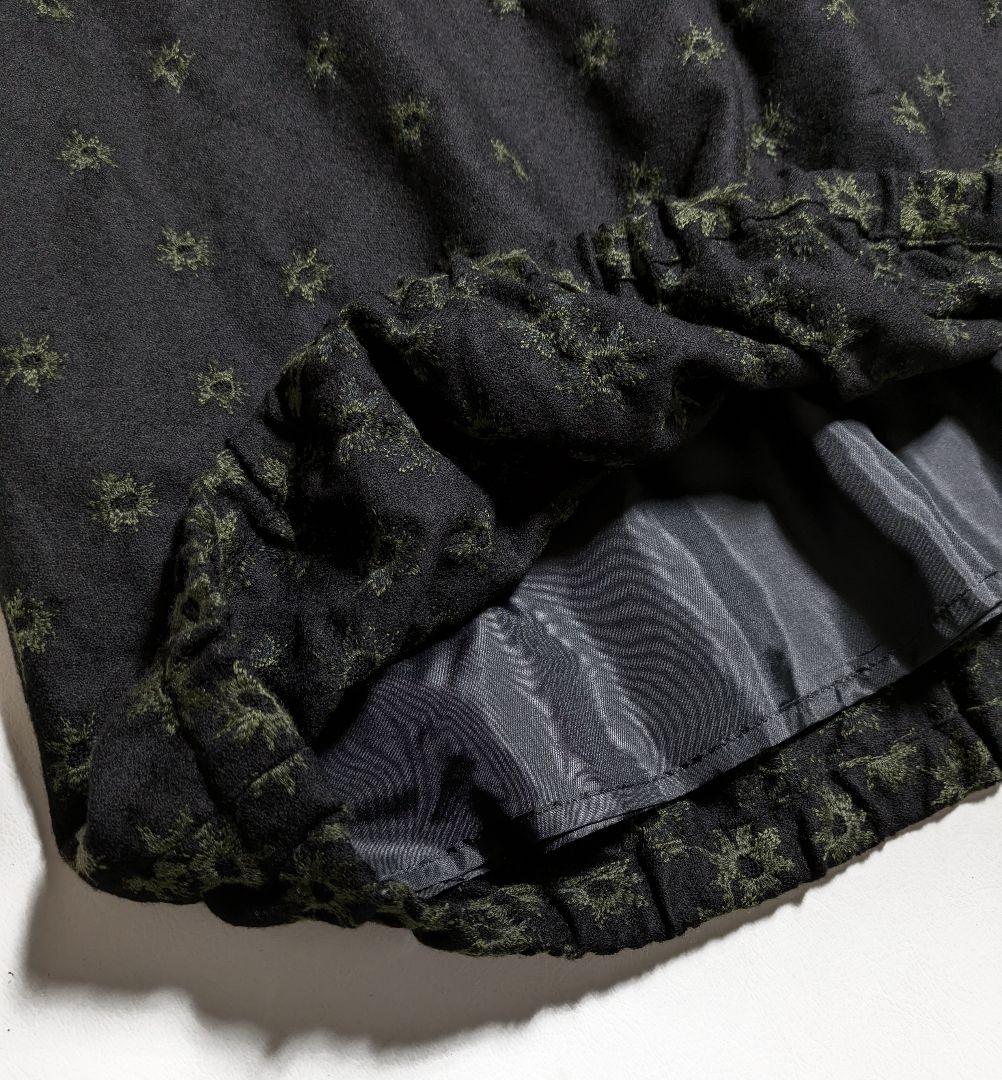 サリースコット／日本製 バルーンシルエット 刺繍入りウールワンピース ブラック黒