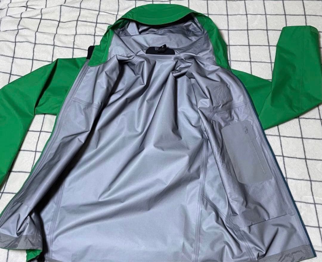 美品　アークテリクス［ARC'TERYX］ベータジャケット