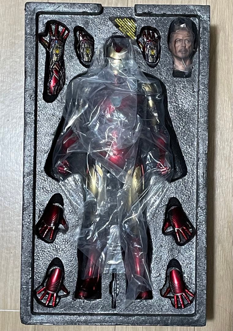 ホットトイズ アイアンマン マーク85 バトルダメージ版　腕破損　HOTTOYS