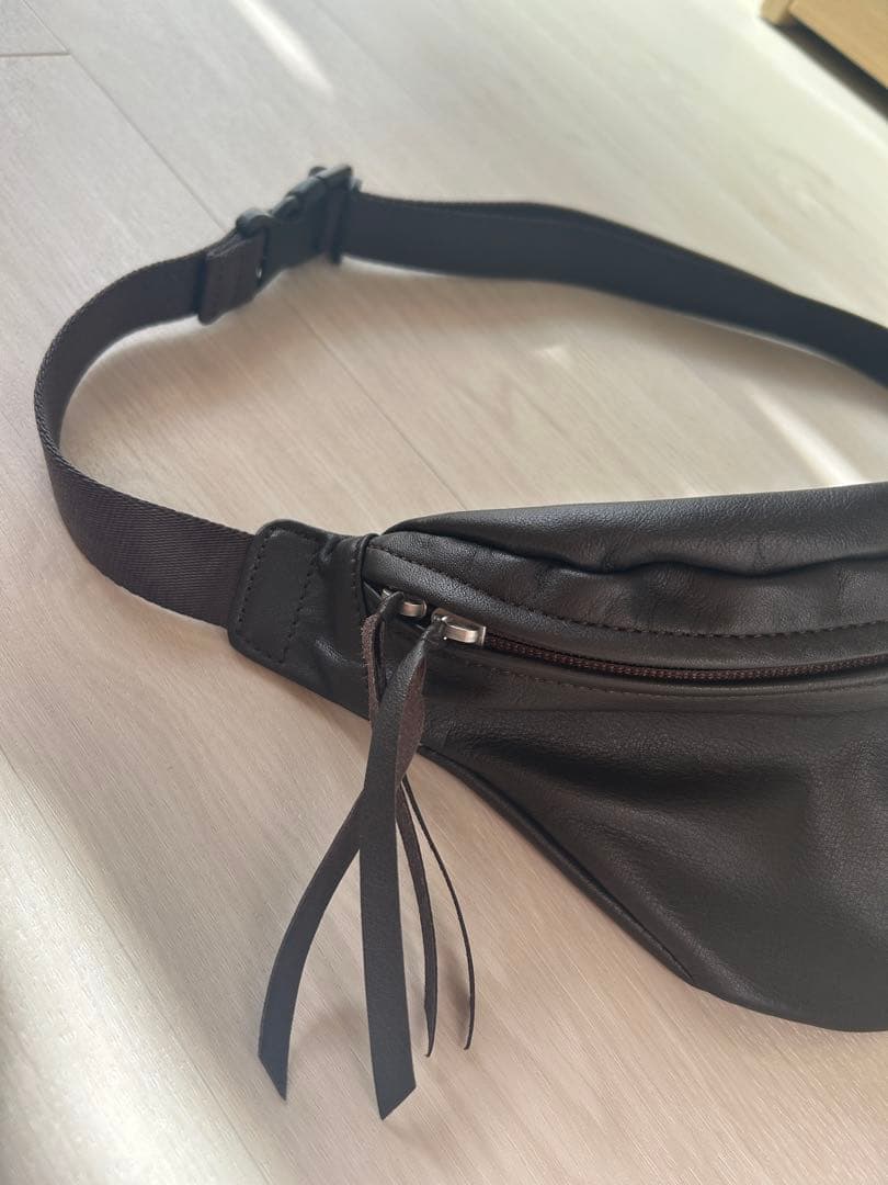 【新品未使用】エンダースキーマ HenderScheme ボディバッグ