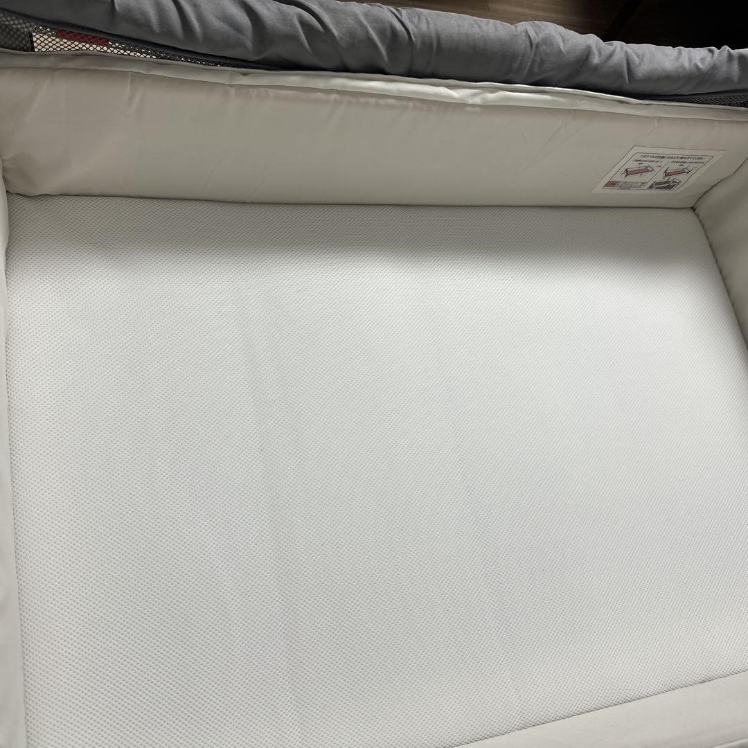 アップリカ ココネルエアー AB グレーベアー ベビーベッド