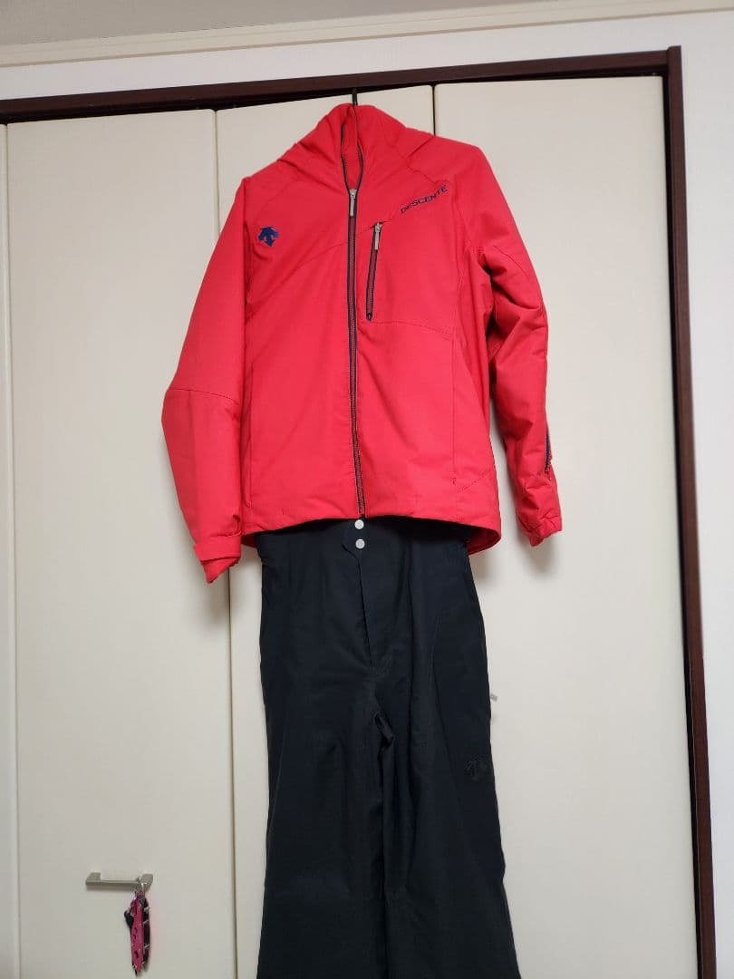 DESCENTE スキーウェア上下セット 　ジャケットMサイズ　パンツLサイズ