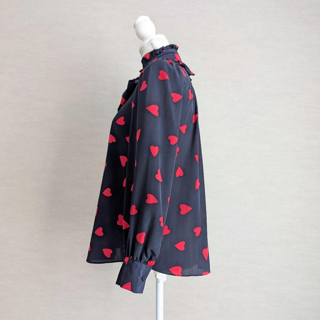 LOULOU WILLOUGHBY デシンハートプリントボウタイブラウス