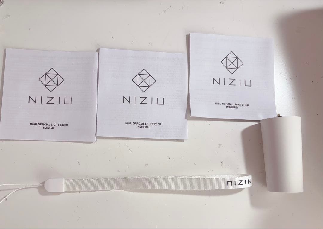 NiziUペンライト　ホワイト