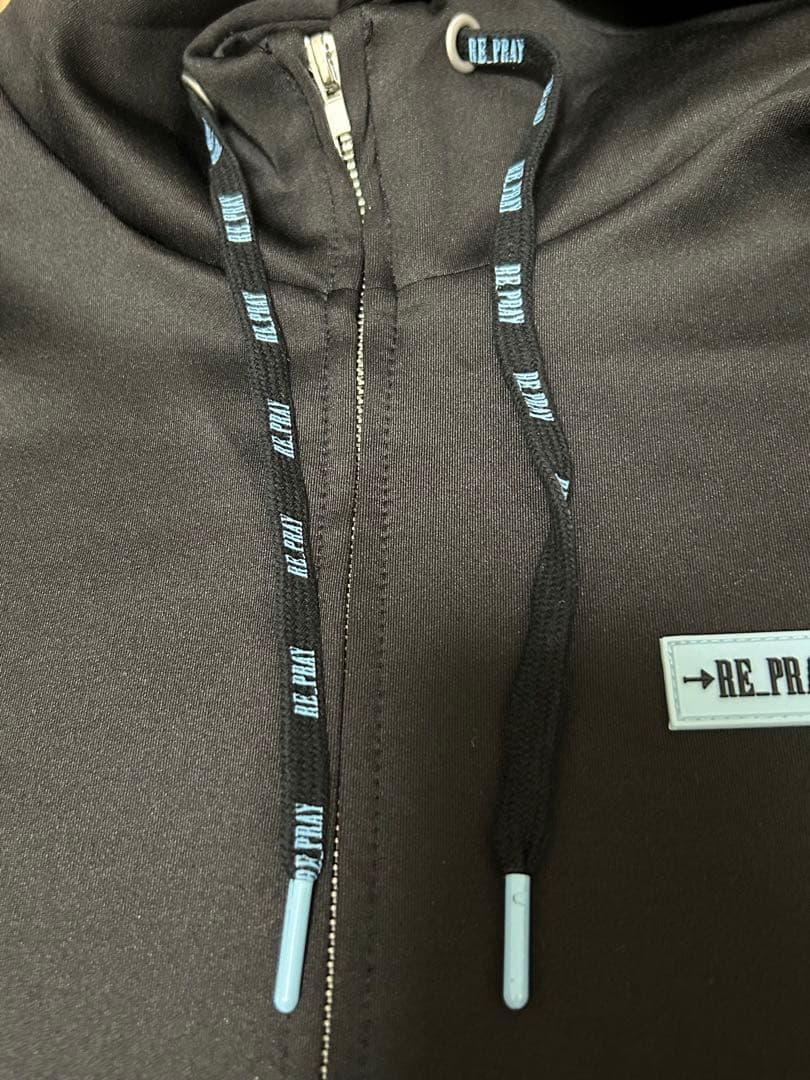羽生結弦 →RE_PRAY← リプレイ ジップパーカー　黒