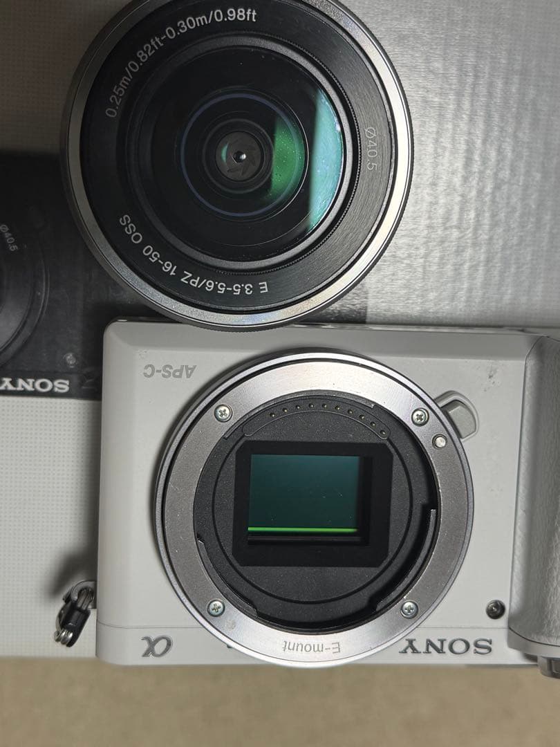 SONY ソニー α6000 ILCE-6000Y ダブルズームレンズ付き