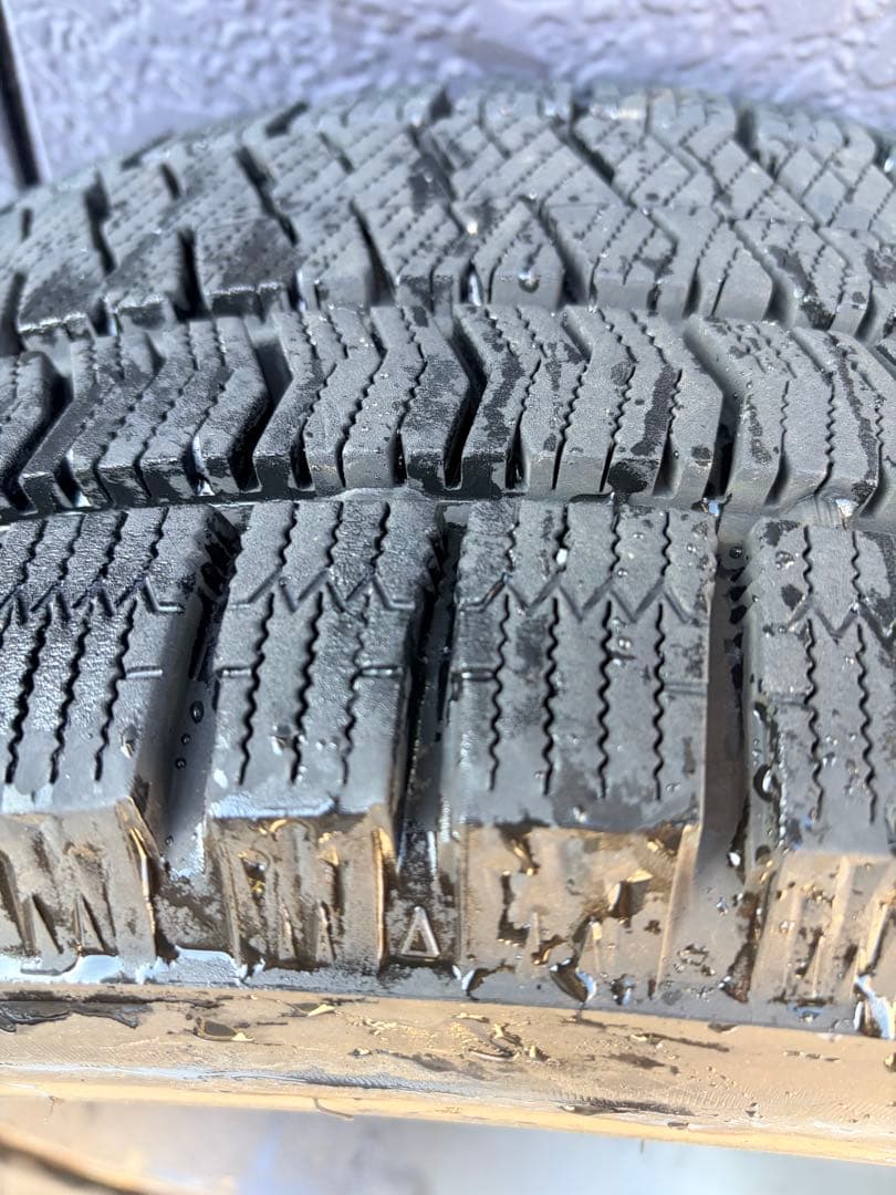 SUBARUレヴォーグ 17インチ スタッドレスタイヤ＋ホイールセット