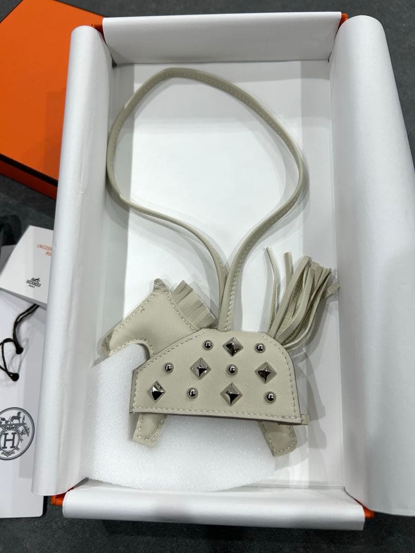 【新品未使用】ロデオ・ロベオクールPM シルバースタッズ チャーム K刻印