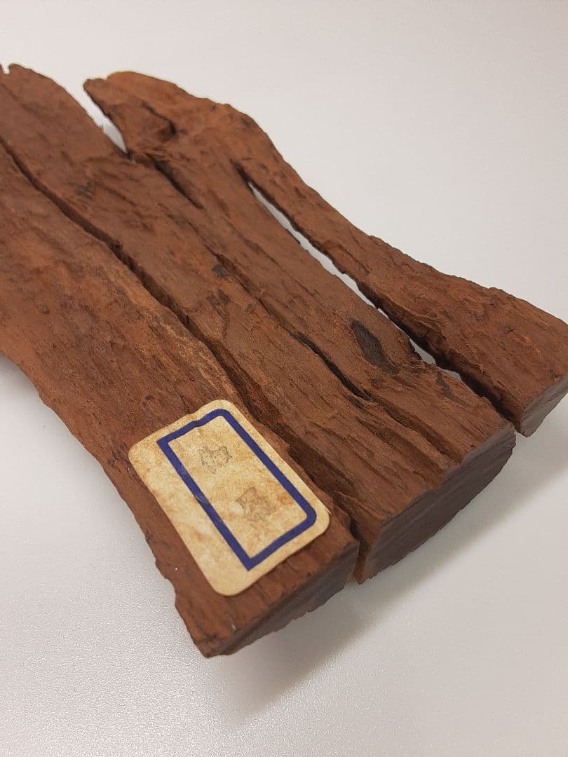 K147-1　時代古作品　仏教美術品　香木　大振り