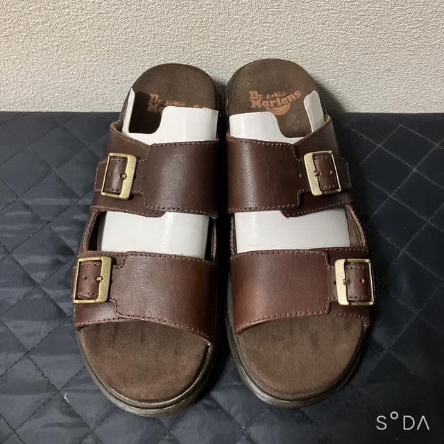 【未使用】ドクターマーチン サンダル NIKOLAI 茶（プー102）