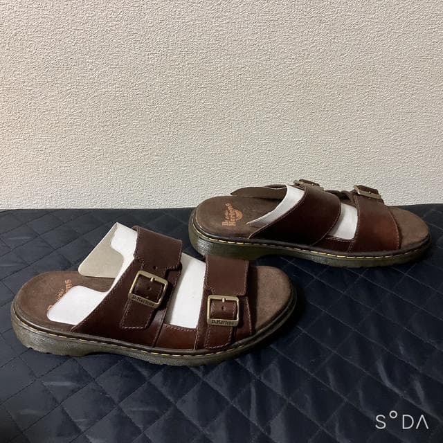 【未使用】ドクターマーチン サンダル NIKOLAI 茶（プー102）