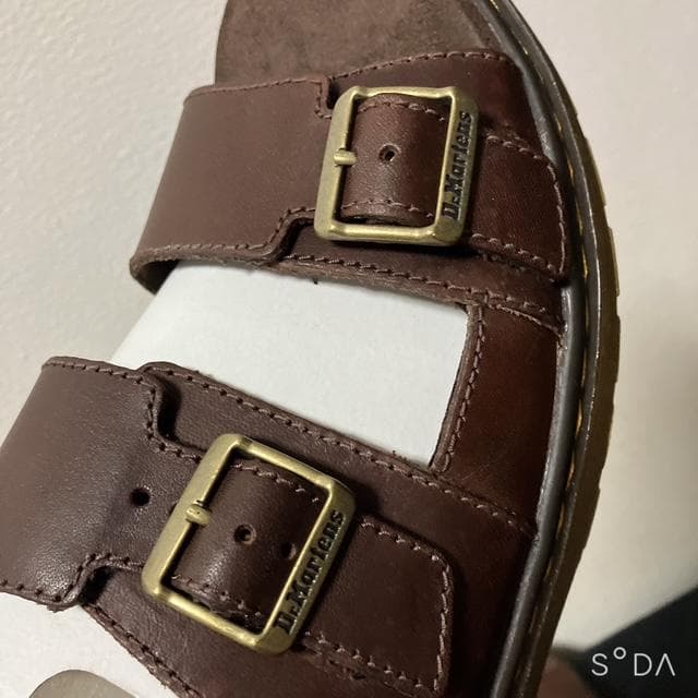 【未使用】ドクターマーチン サンダル NIKOLAI 茶（プー102）