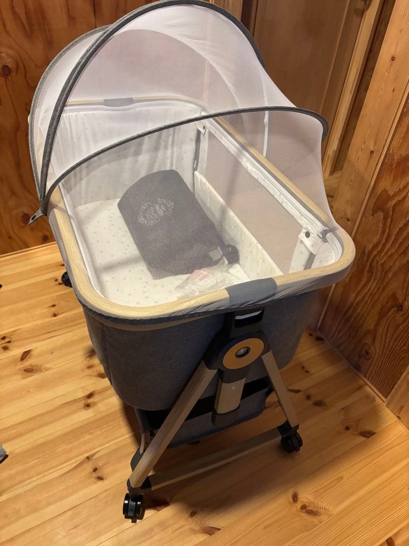 極美品　2024年　4月購入　ベビーベッド　HZDMJ グレー　hzdmj