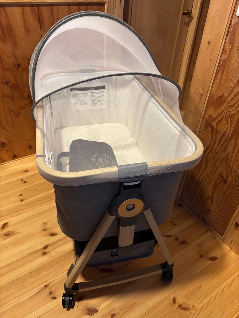 極美品　2024年　4月購入　ベビーベッド　HZDMJ グレー　hzdmj