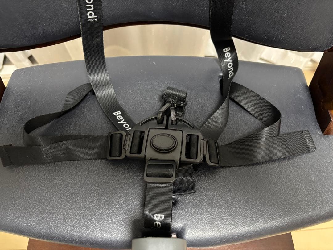 ビヨンドジュニアハイチェア