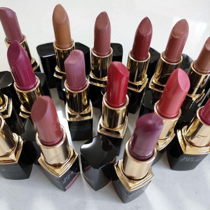 匿名配送　口紅19本　モイスチャー＆トリートメント　ヒアルロン酸　ルージュ　他