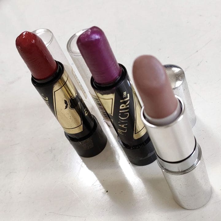 匿名配送　口紅19本　モイスチャー＆トリートメント　ヒアルロン酸　ルージュ　他