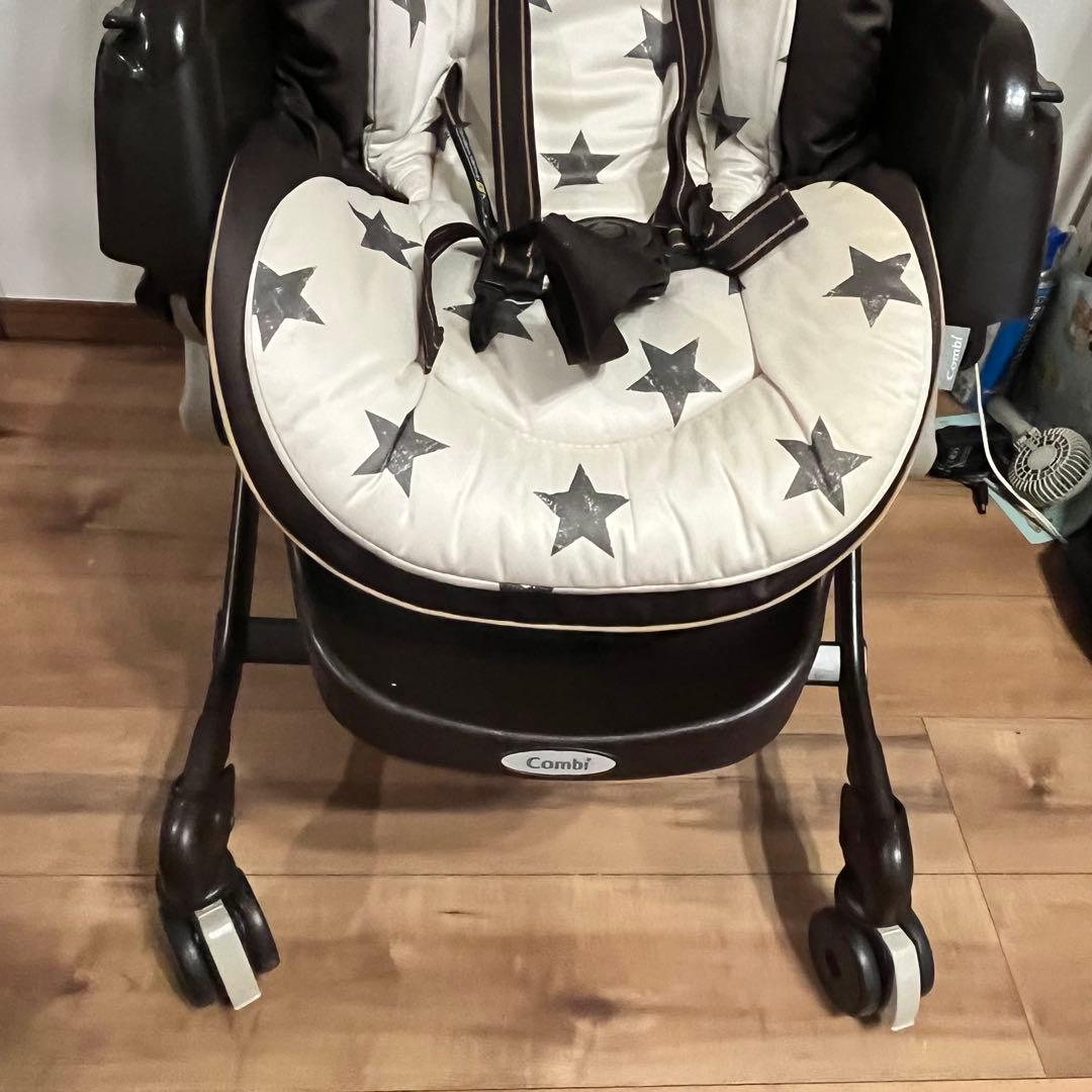 Combi ネムリラ4キャスAT スイングチェア　自動　ハイローチェア