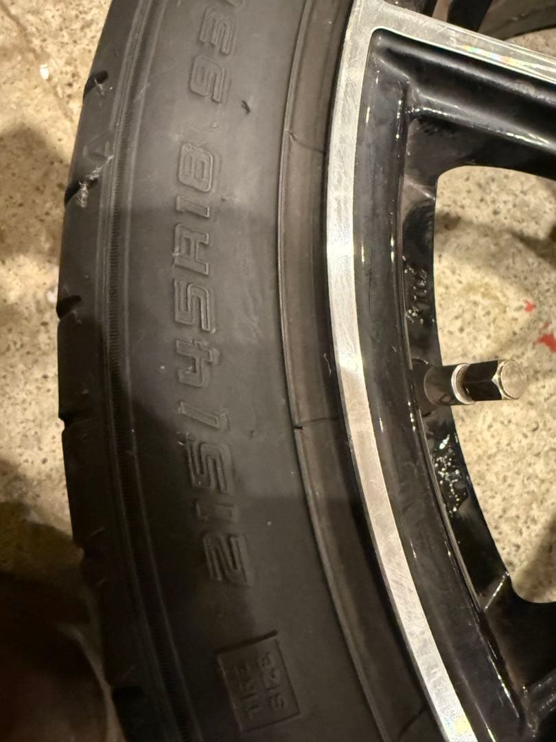 送料込み早い者勝ち　ノア　ヴォクシー 18インチホイール&バリ溝タイヤ