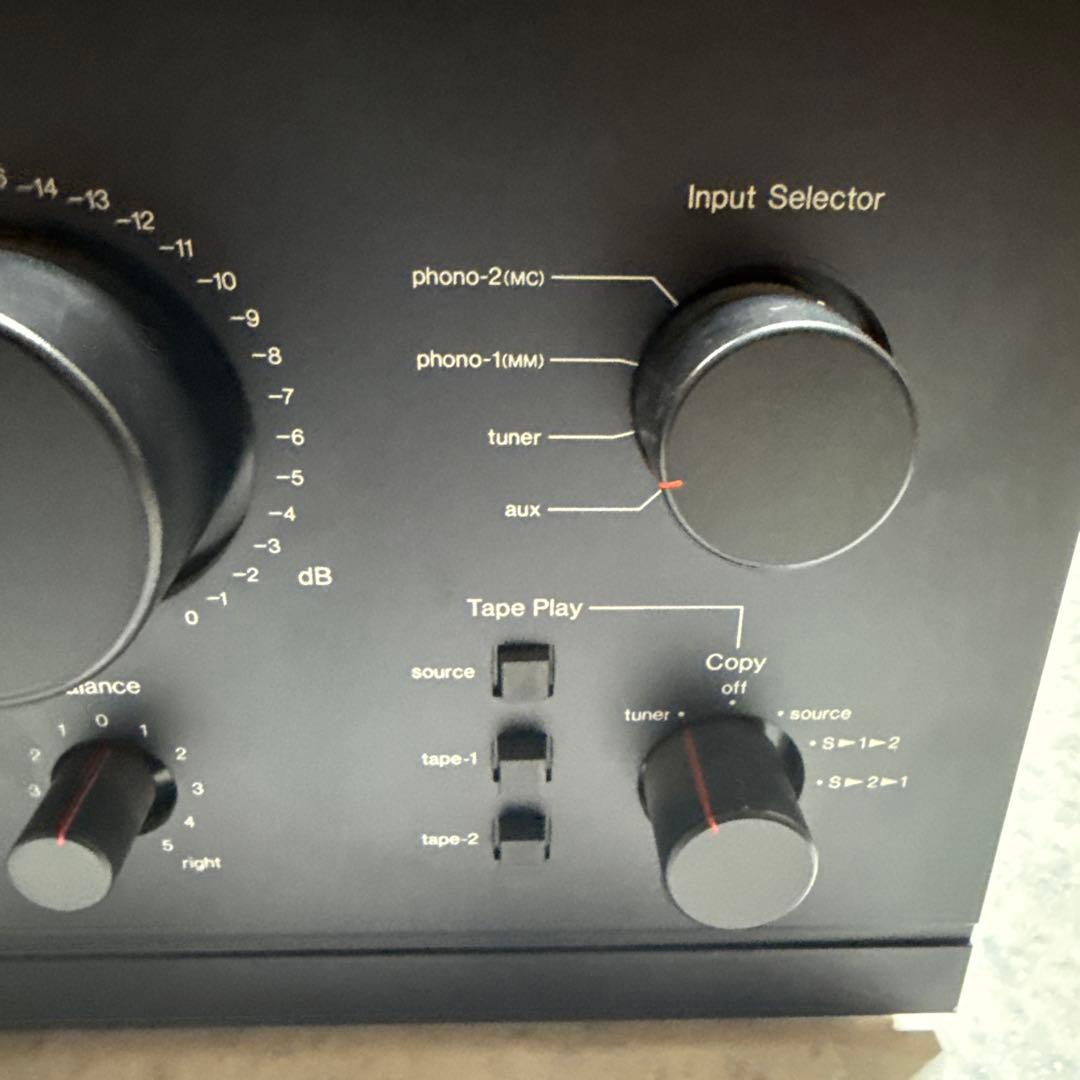 音出力するAU-Ｄ607プリメインアンプ　ジャンク