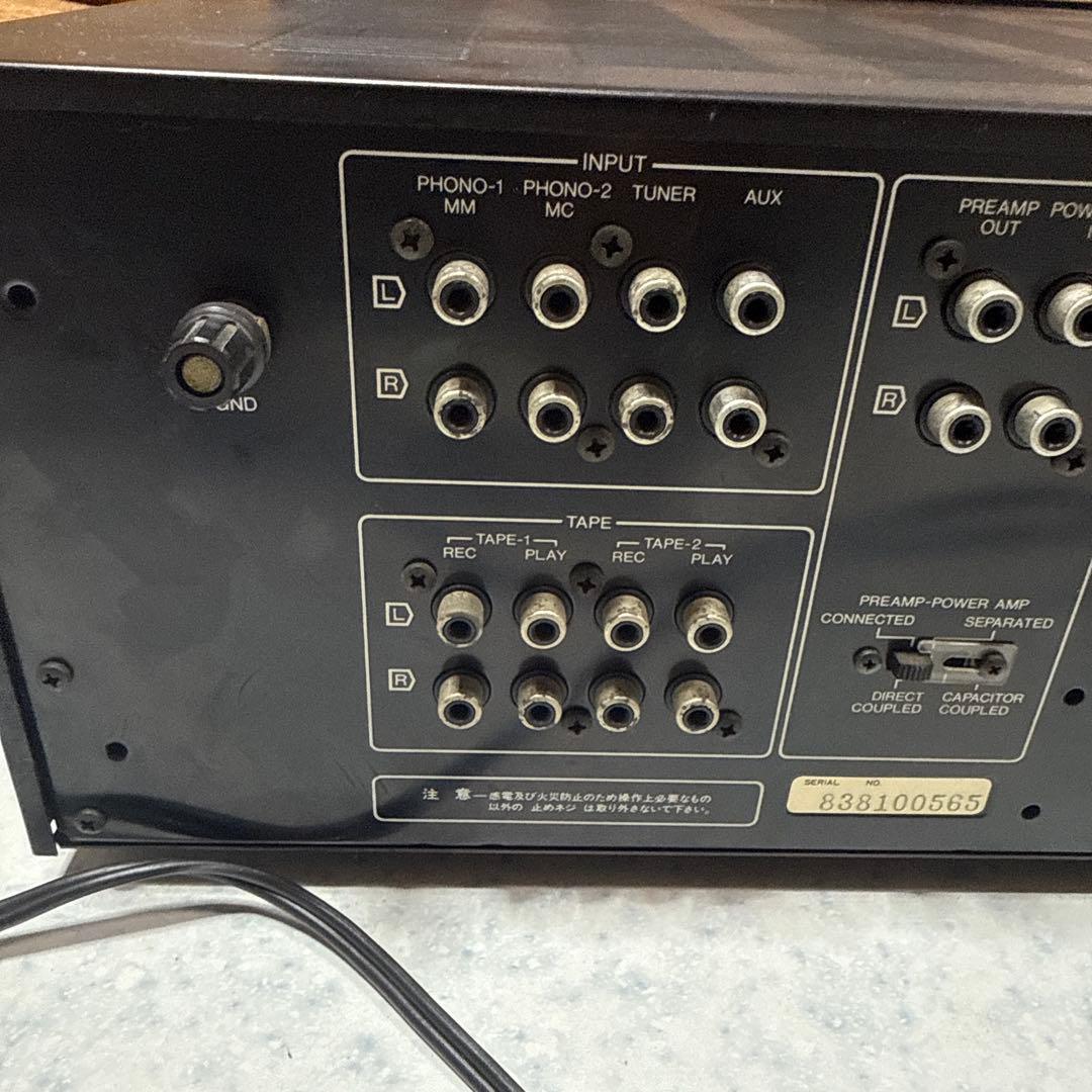 音出力するAU-Ｄ607プリメインアンプ　ジャンク