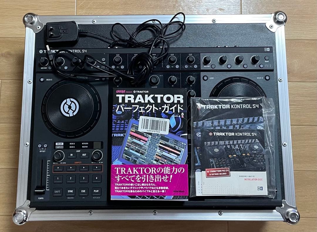 TRAKTOR KONTROL S4フライトケース付き