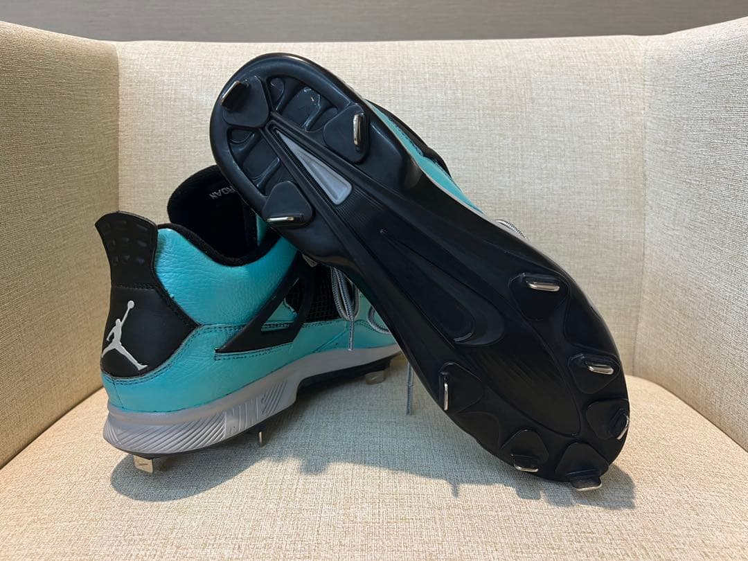 Jordan4 野球用スパイク（金属）tiffany風カラーカスタム28.5cm