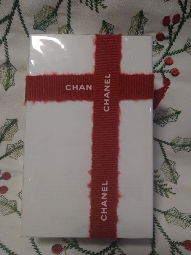 CHANEL N°5 Eau de Parfum １００mlギフトボックス