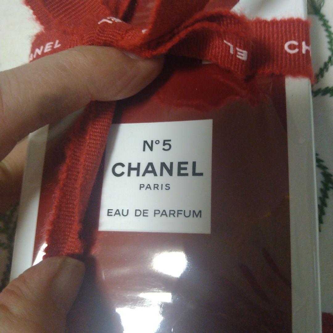 CHANEL N°5 Eau de Parfum １００mlギフトボックス