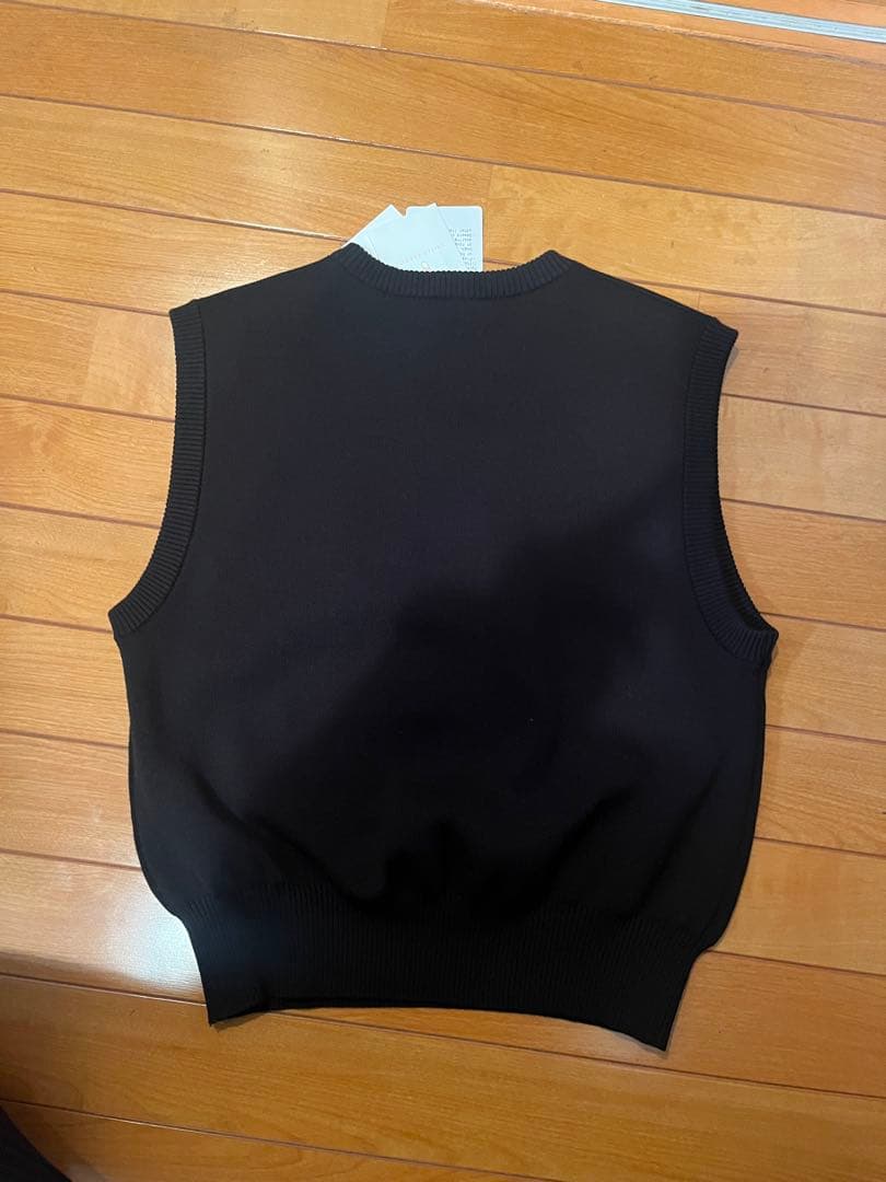 3D フラワーモチーフ ノースリーブ ニットベスト