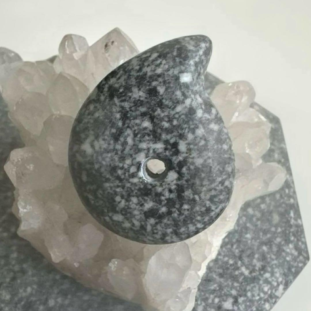 【遠野霊石】 勾玉　獣形勾玉(ニノ型) 大ぶり　高波動勾玉　感謝の石