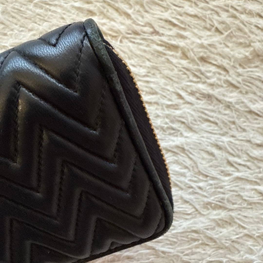 miumiu ミュウミュウ マテラッセ ラウンドファスナー レザー ケース