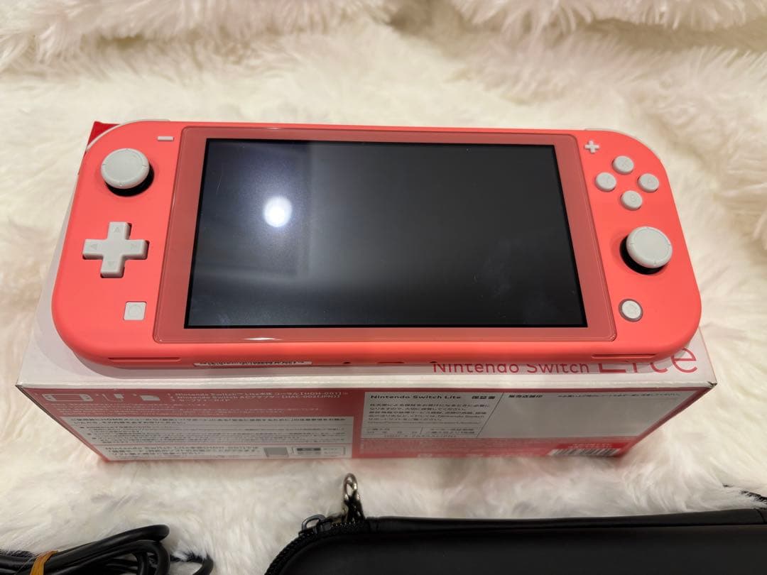 美品！ Nintendo Switch Lite コーラル 本体