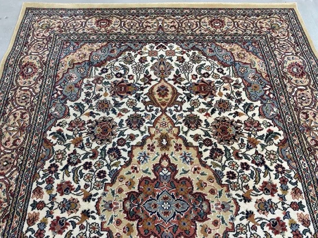 ベルギー製の機械織りカーペット