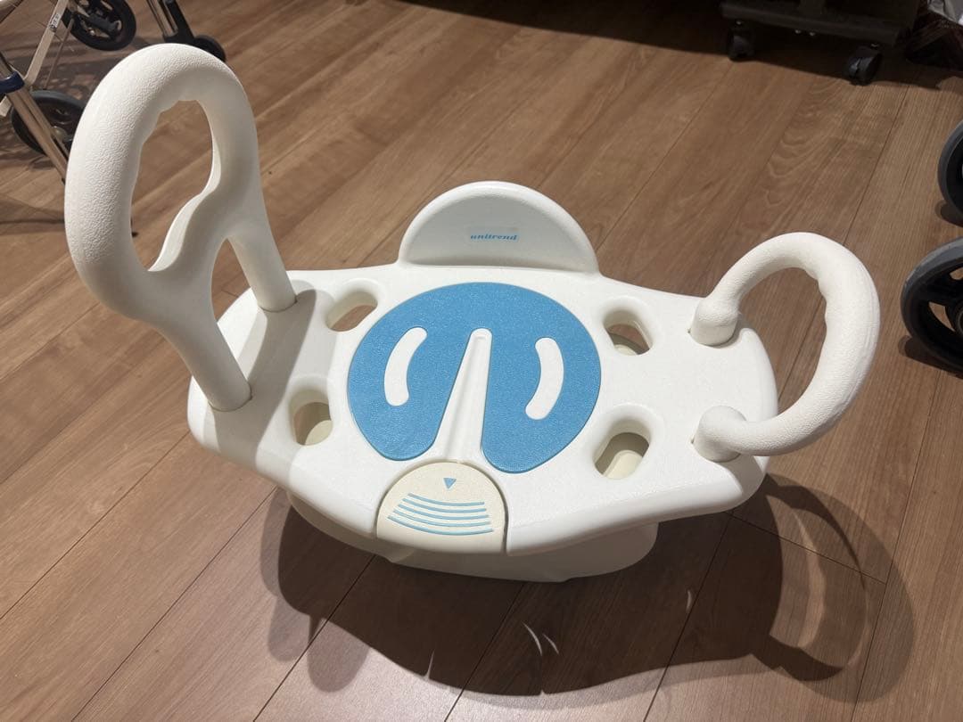 『限定値下げ中！！』ユニトレンド 回転式バスボード BBK-001