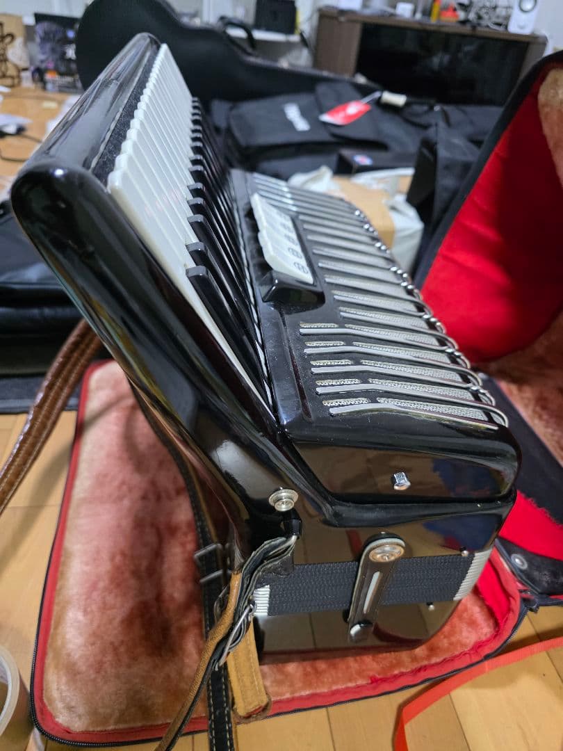 YAMAHA ヤマハ最高級モデル　ヴィンテージ　アコーディオン　３４鍵８０ベース