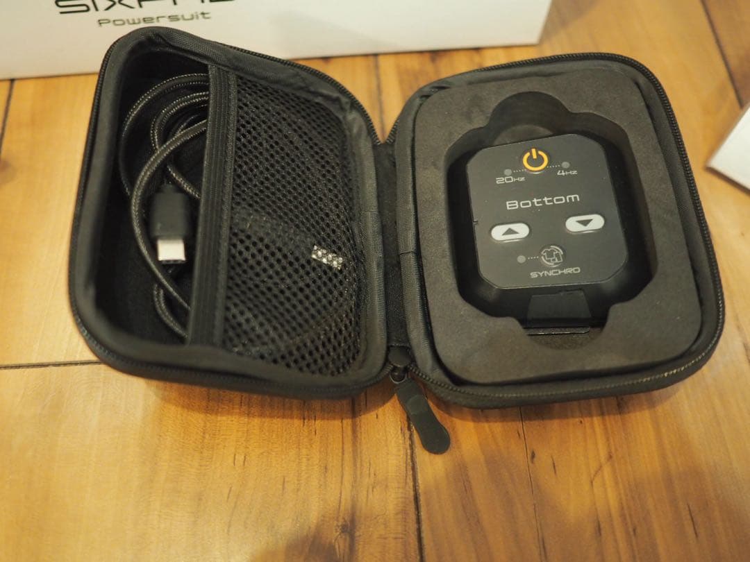 SIXPAD 夫婦で着用可 メンズ　上Sサイズ 下Mサイズ　パワースーツ