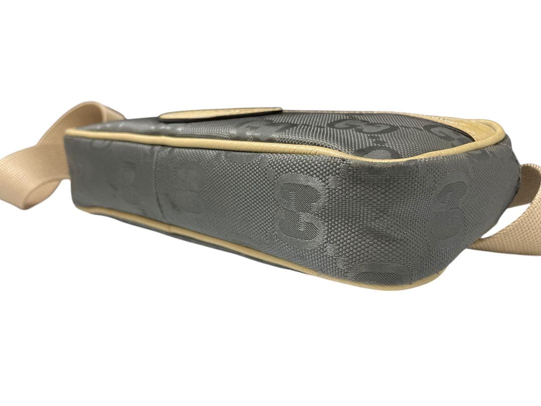 GUCCI グッチ　オフザグリッド　ボディバッグ　ウエストポーチ　GG レザー