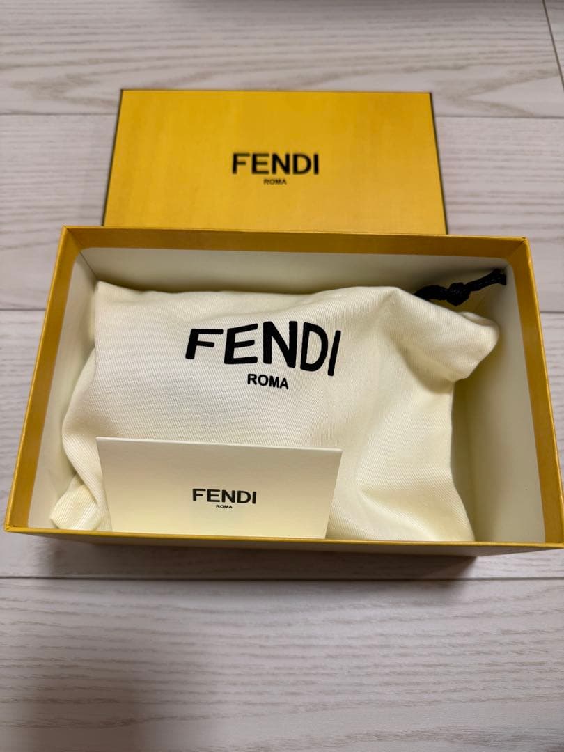 FENDI フェンディリシャス　チャーム スパム握りずし