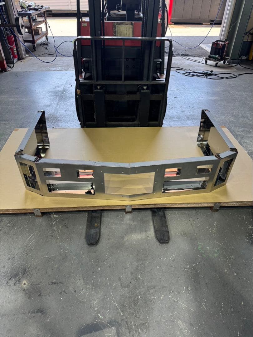 サ*ス様 デコトラ、ワンオフ、舟型バンパー