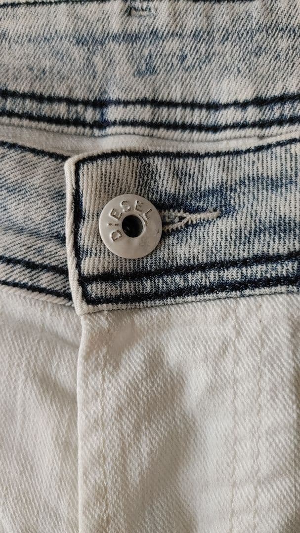 げんち‼️DIESEL ディーゼル ハーフ ストレッチ生地 デニム パンツ