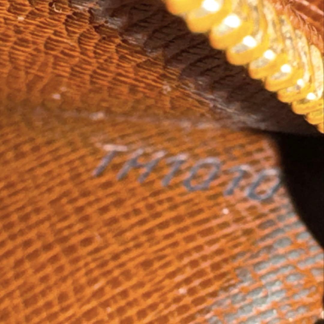 24☆良品☆カード2枚タイプ♪サラ長財布