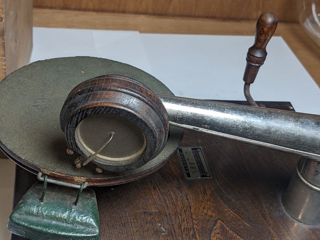 木製手動式蓄音機 元箱付き　クトウ蓄音機