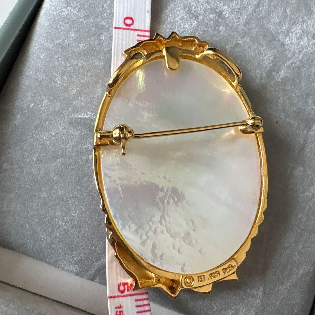 白蝶貝カメオ　ミュシャ(アイビー)IEI ペンダントトップOrブローチにも