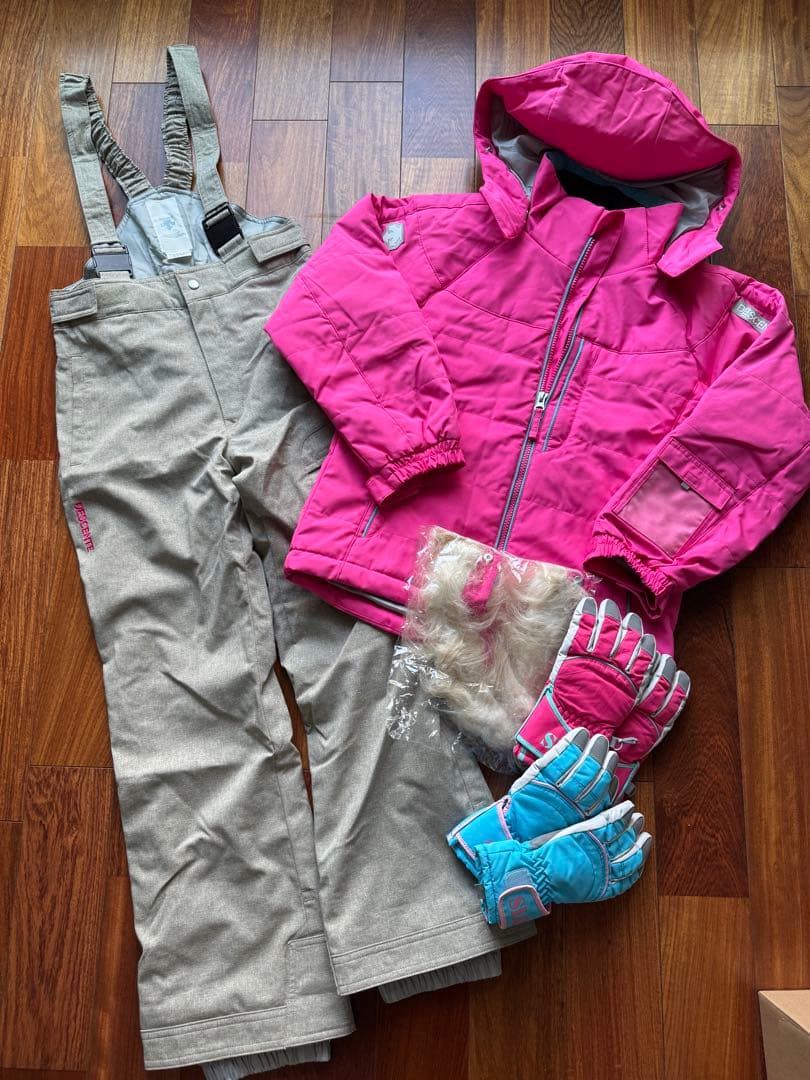 【お値下げ】DESCENTEスノーウェア140 &おまけ130手袋2種類セット