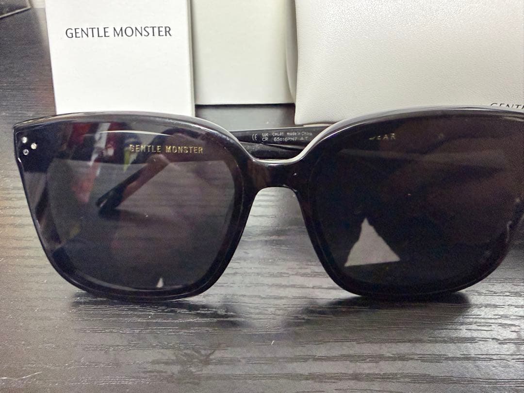 げ*き様 GENTLE MONSTER dearブラック サングラス
